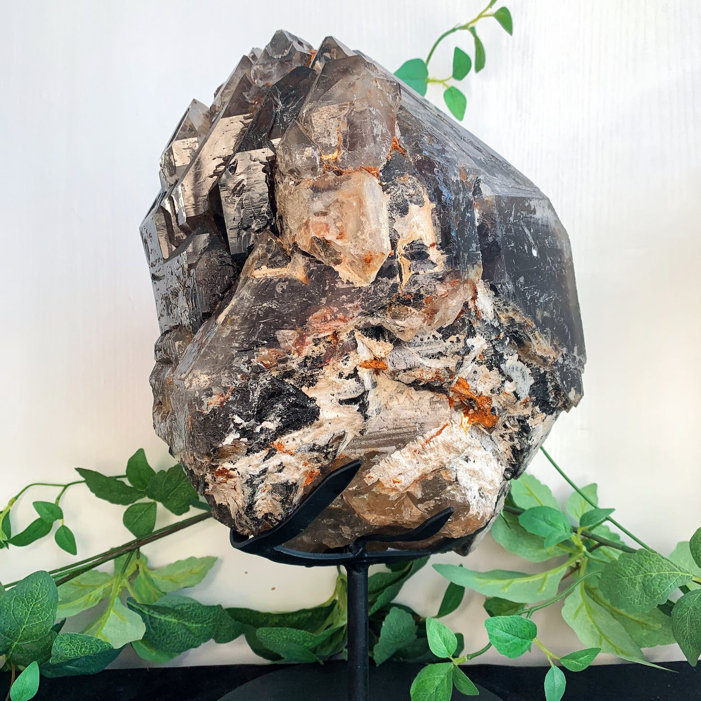 Natural backbone stone crystal ore standard home decoration