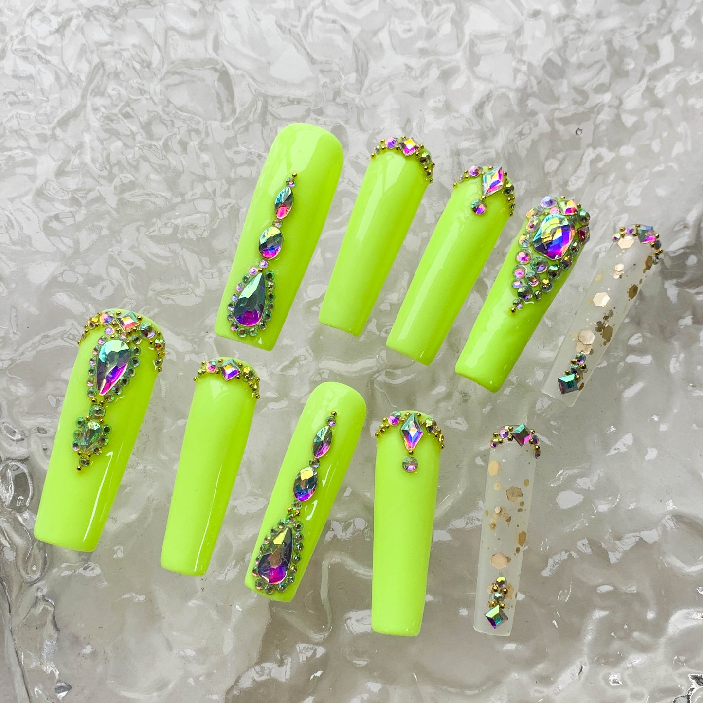 FC130 Fluorescent green explosive flash diamond