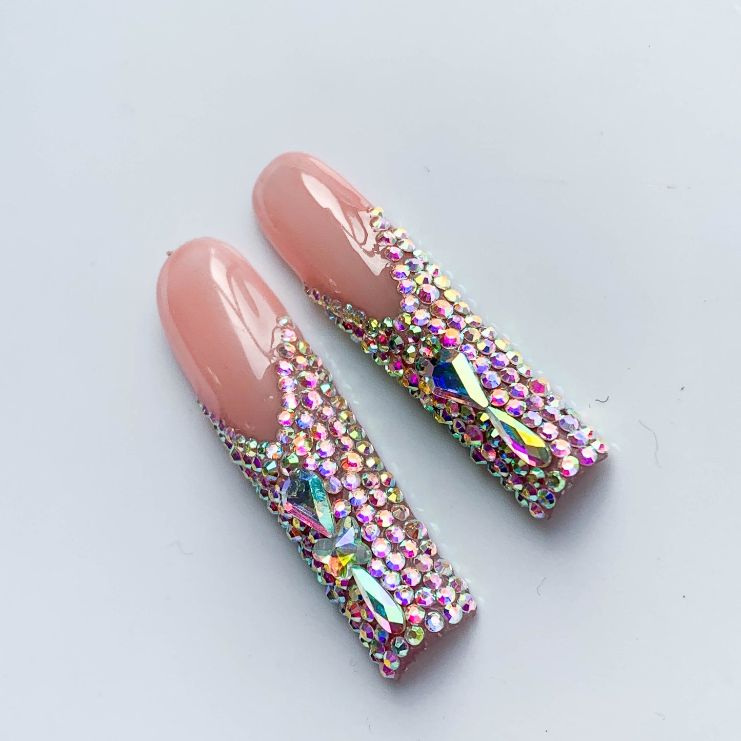 FC44 Nails covered with rhinestones Female favorite