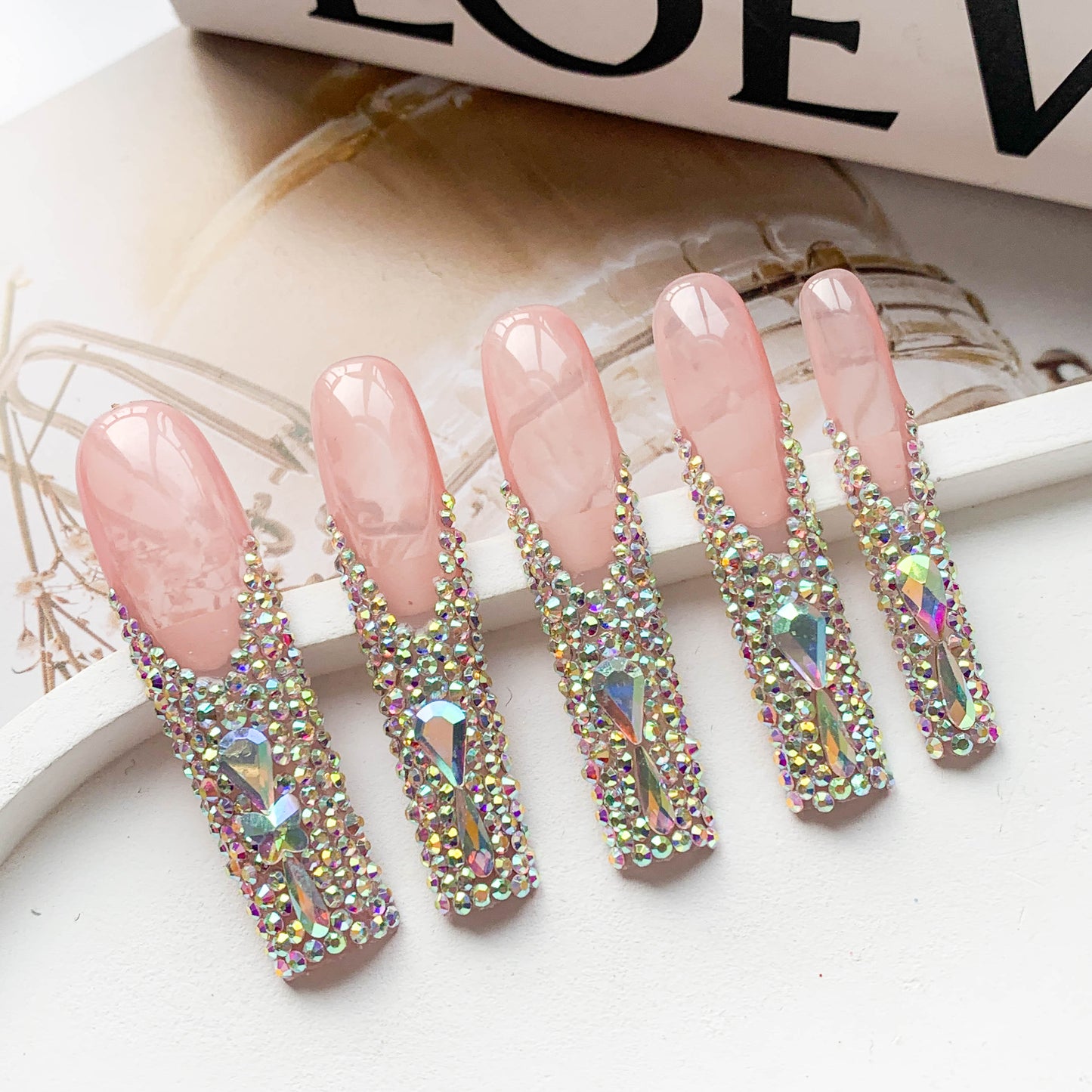 FC44 Nails covered with rhinestones Female favorite