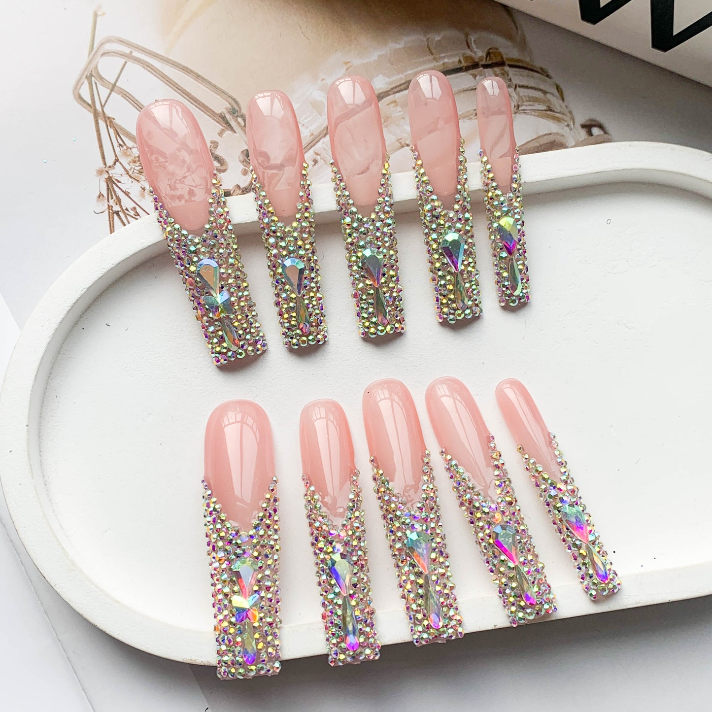 FC44 Nails covered with rhinestones Female favorite